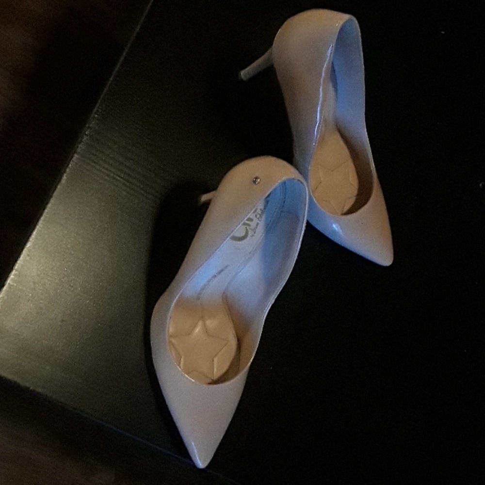 Shoes - Picture 4 of 4